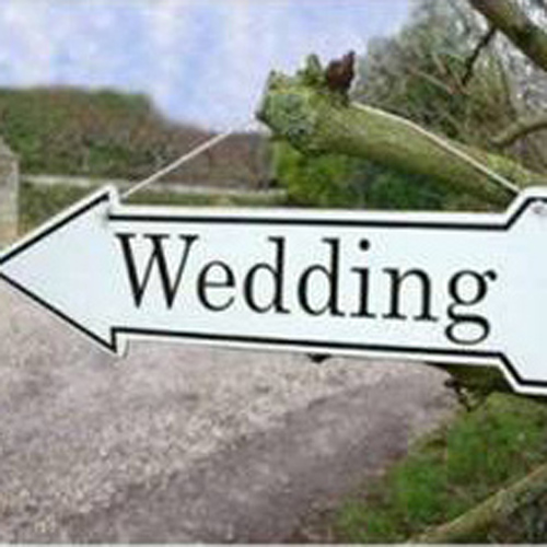 Metal wedding arrow sign