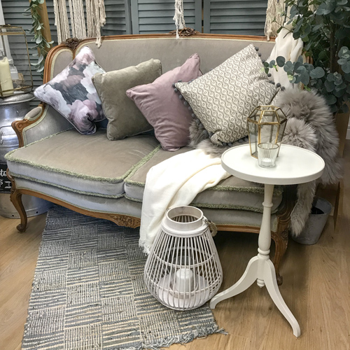 Wedding vintage sofa hire